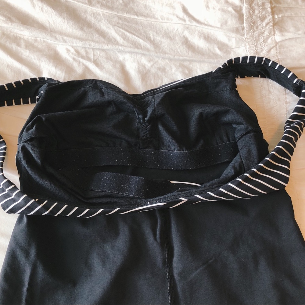 ✨LULU WORKOUT TOP✨ - Picture 3 of 3
